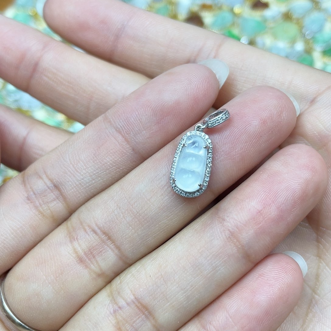 翡翠吊坠(不含链)18K金镶嵌