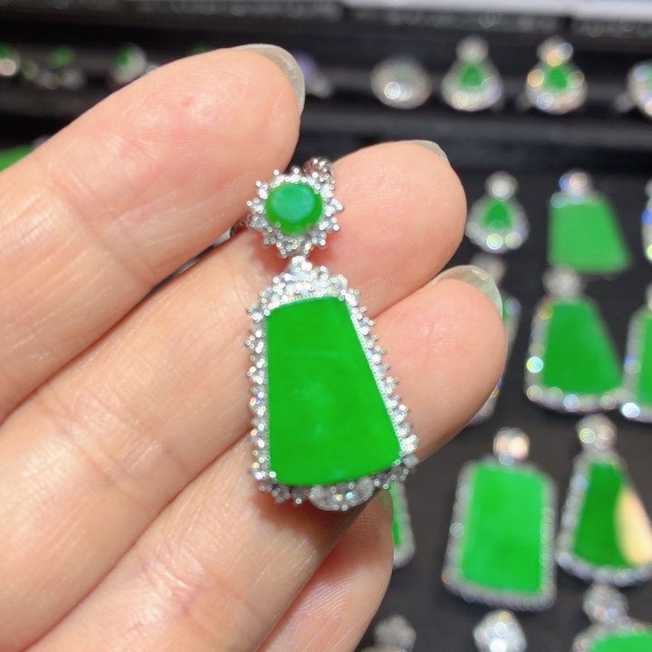 翡翠18K金镶嵌吊坠(不含链)翡翠