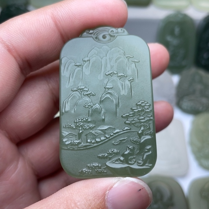 和田玉未镶嵌颈饰定制