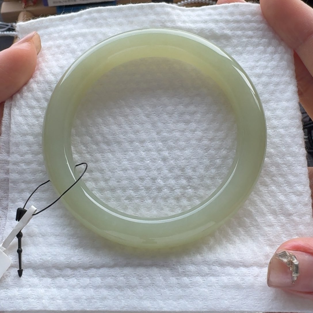 和田玉手镯未镶嵌小**淅