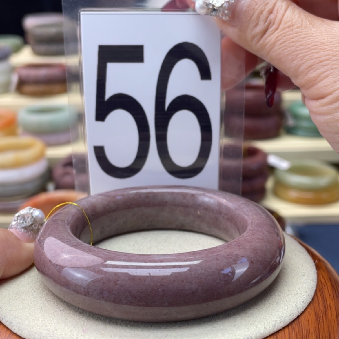 【闪购商品】石英质玉手镯未镶嵌