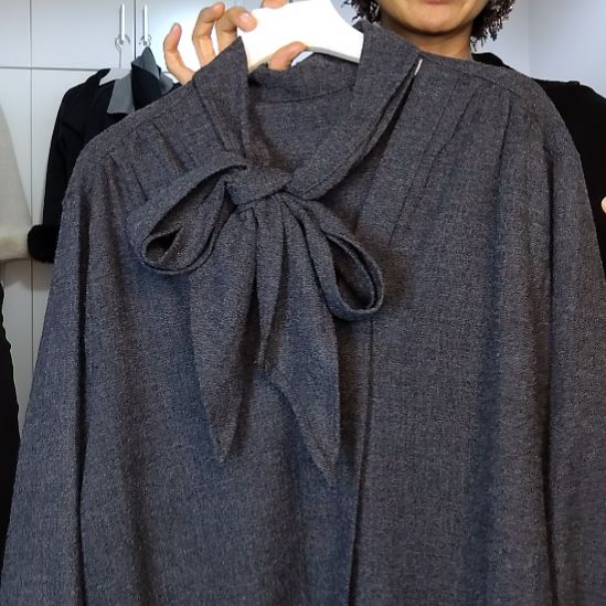 灰色橙子两件套的