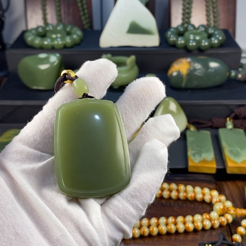 【闪购商品】岫岩老玉（透闪石质玉）颈饰未镶嵌大*