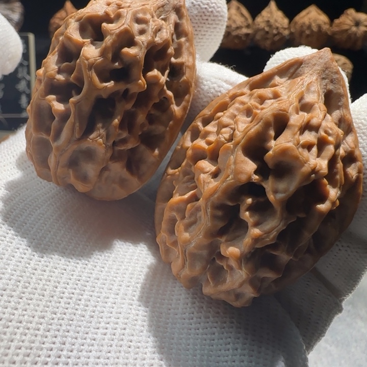 吊坠文玩核桃门**外秦岭鸡心