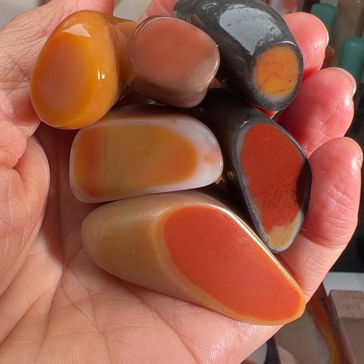 秦***子老挝石我们的确是一个