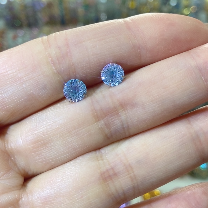 66锆石（处理）耳钉