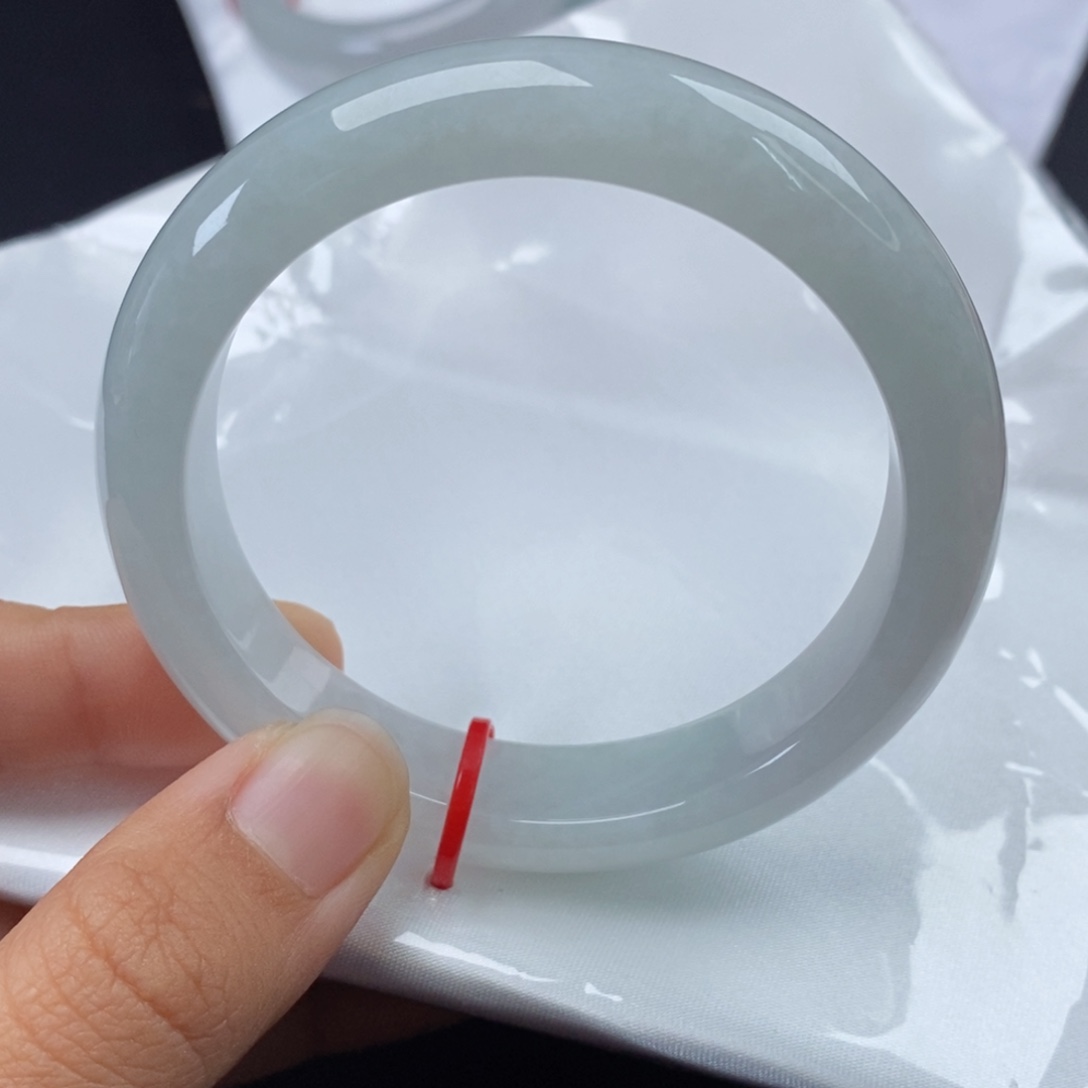翡翠手镯未镶嵌正圈