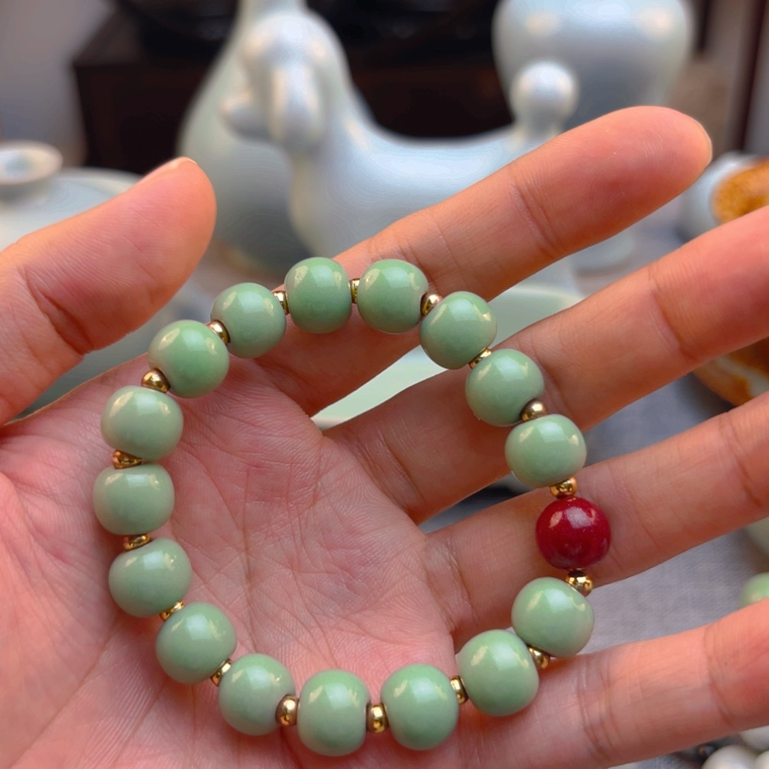 汝瓷豆绿小珠手串