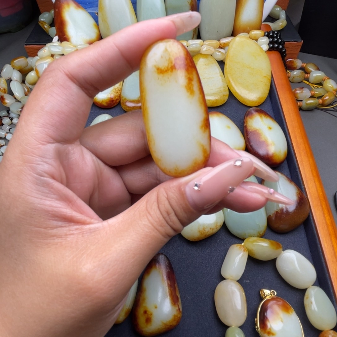 和田玉未镶嵌颈饰天**爸