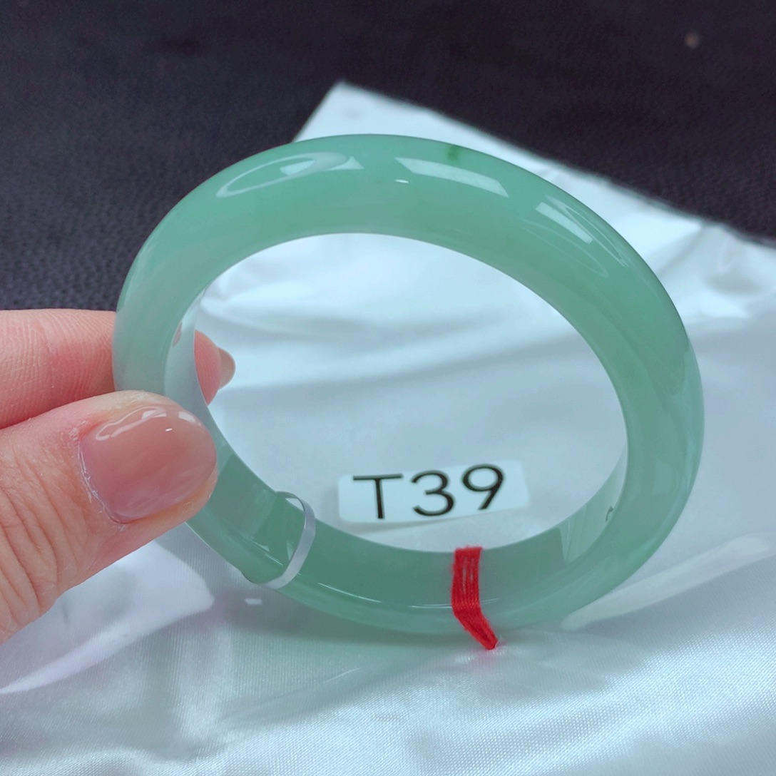 翡翠手镯未镶嵌手镯88