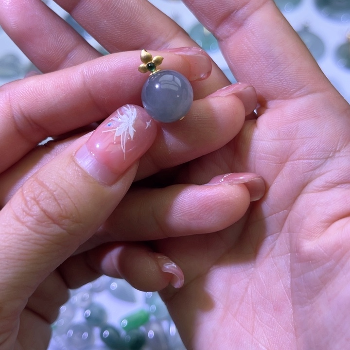 翡翠颈饰18K金镶嵌珠子