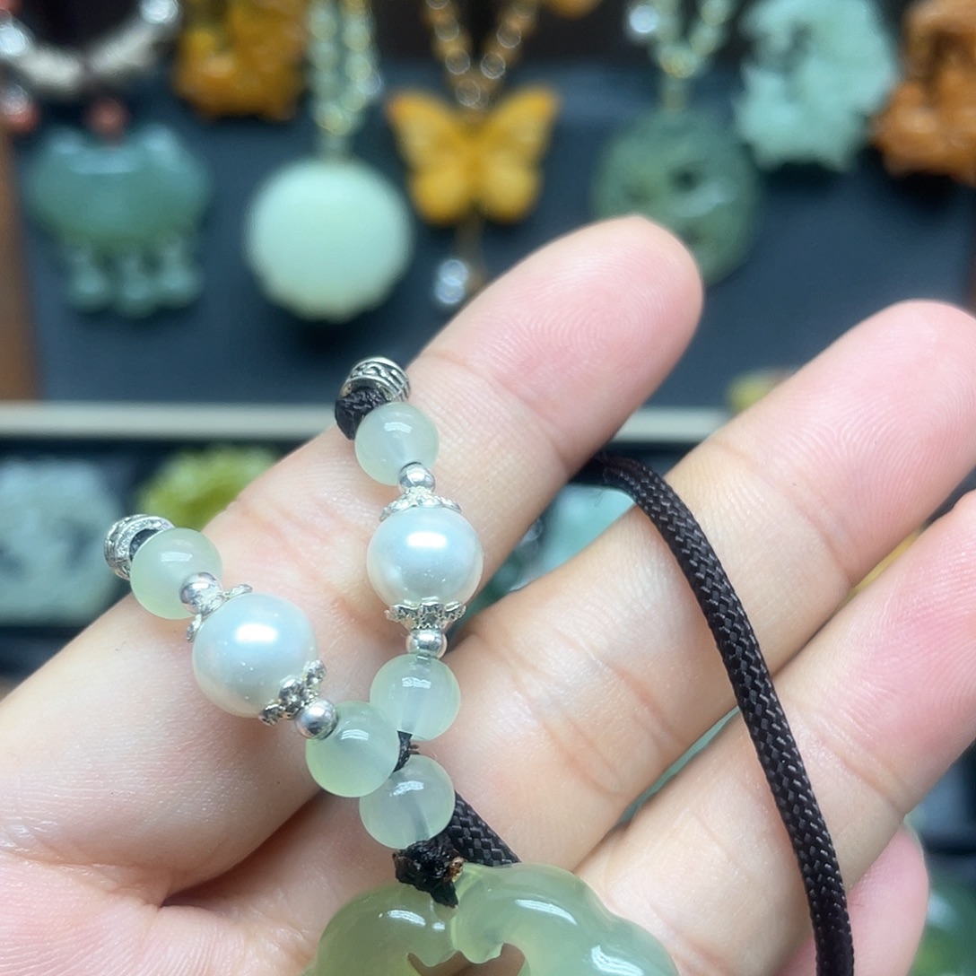 未镶嵌蛇纹石玉项链