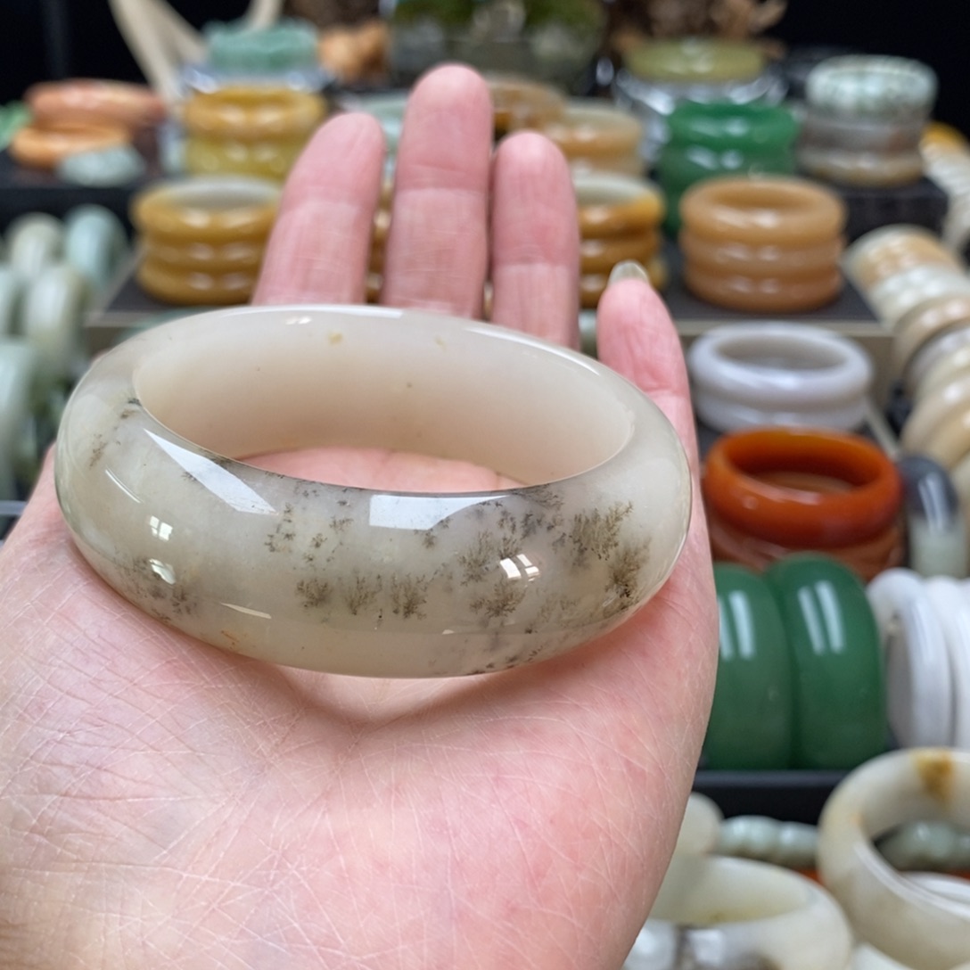 豆***糖石英质玉未镶嵌手镯