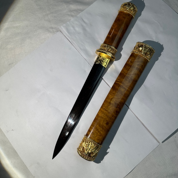 2689 龙泉昊天宝剑陨铁山水纹金丝楠木镀金未开刃