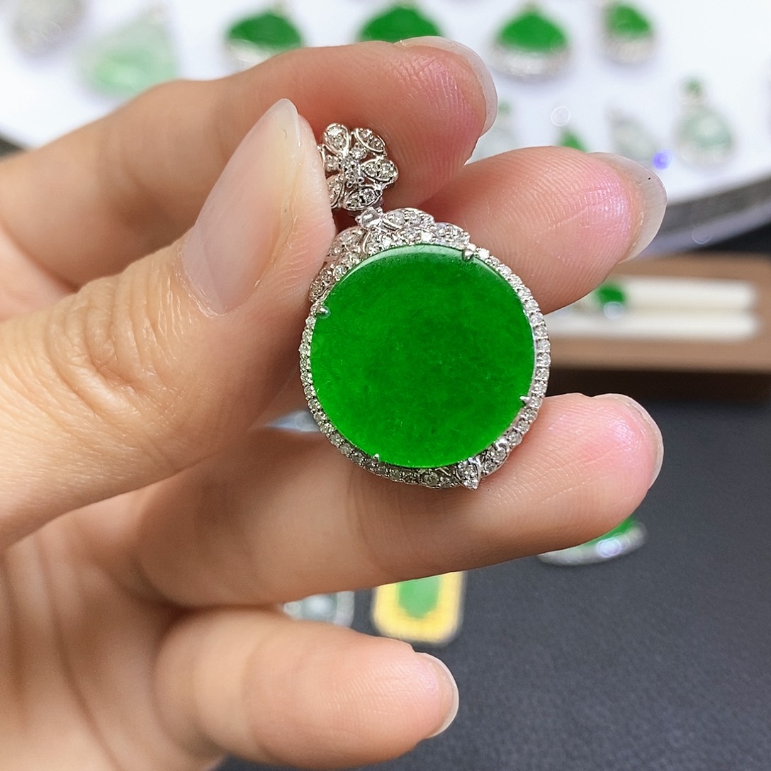 翡翠18K金镶嵌吊坠(不含链)