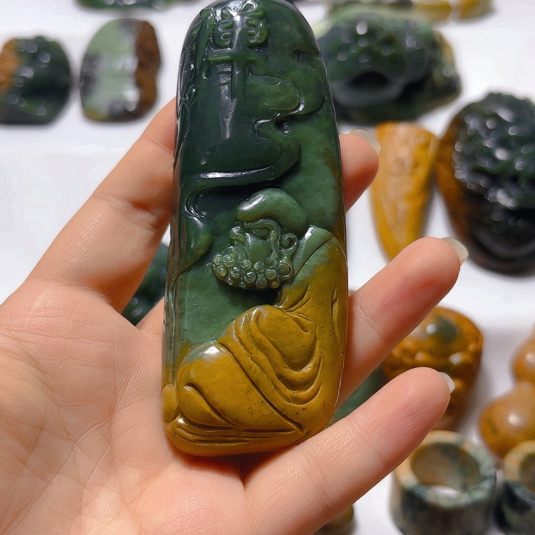 岫岩河磨玉（透闪石质玉）挂件未镶嵌L**j