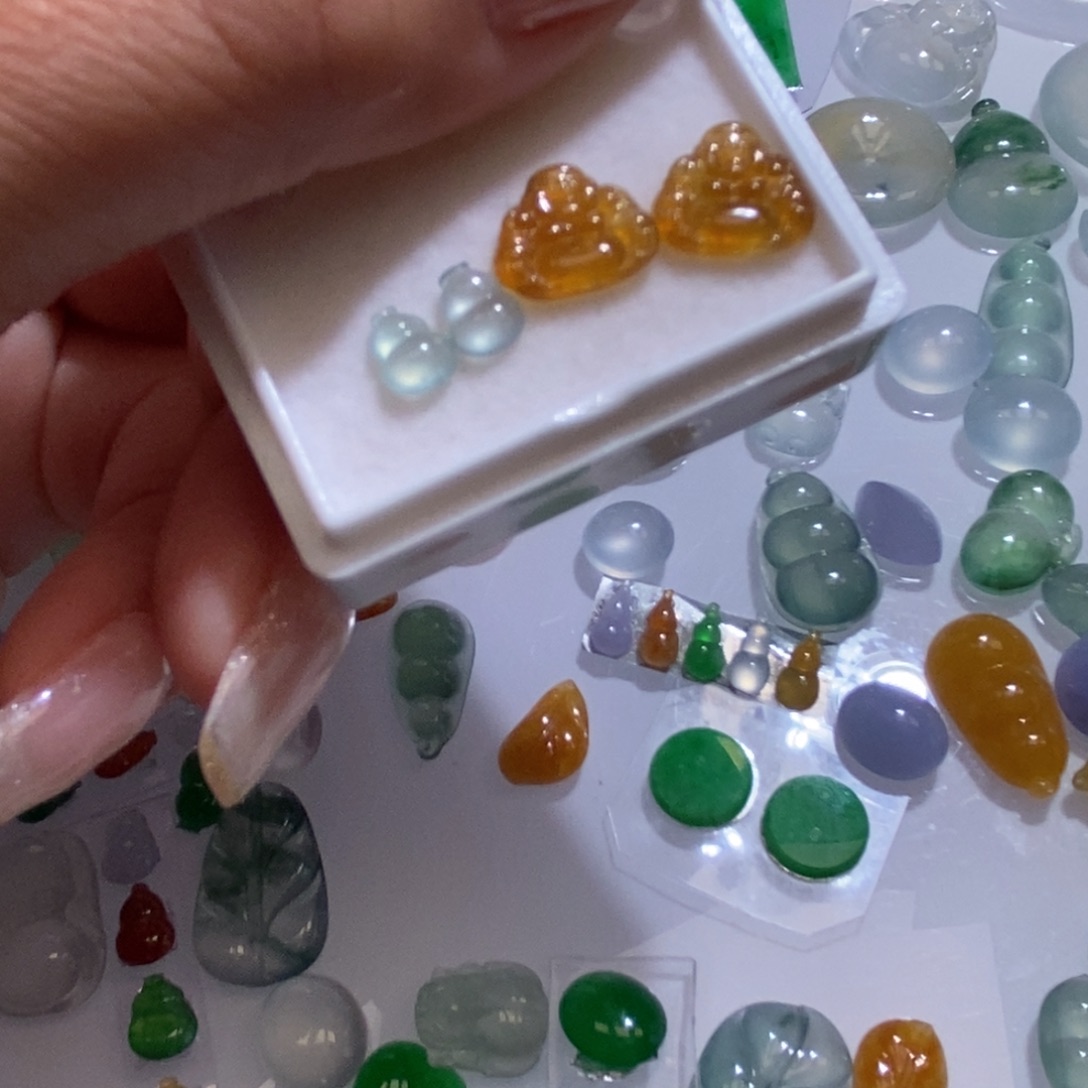 未镶嵌定制翡翠小*儿翡翠