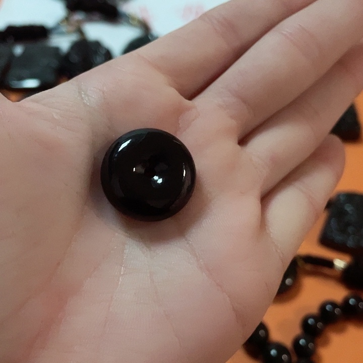 翡翠颈饰未镶嵌落**萧