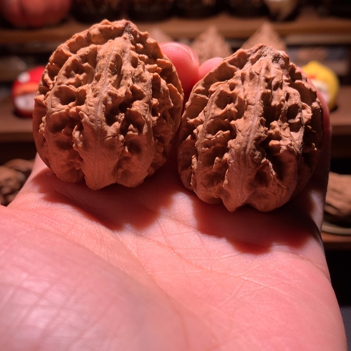 文玩核桃吊坠楸玥核36