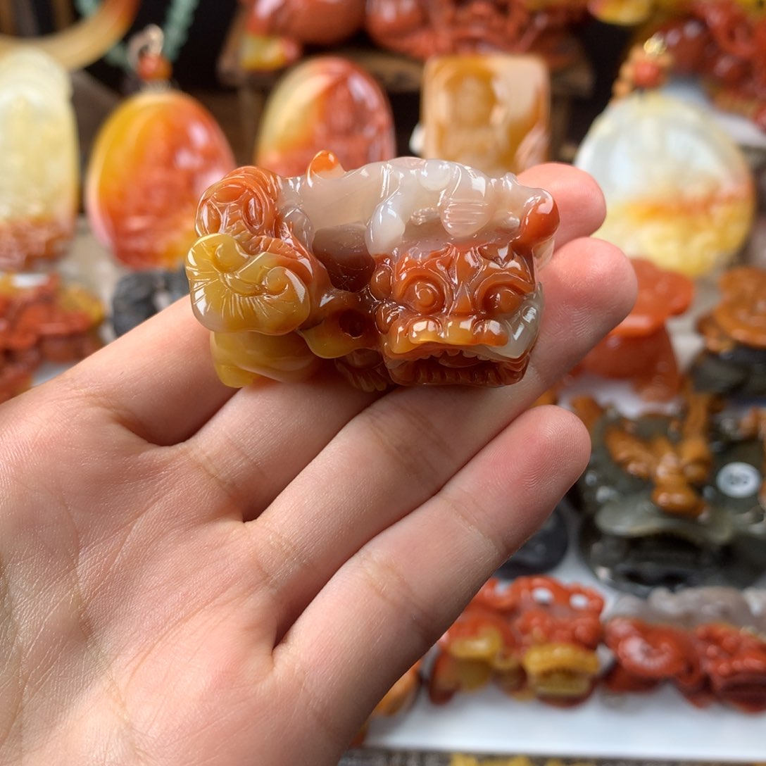 石英质玉（黄龙玉）挂件未镶嵌