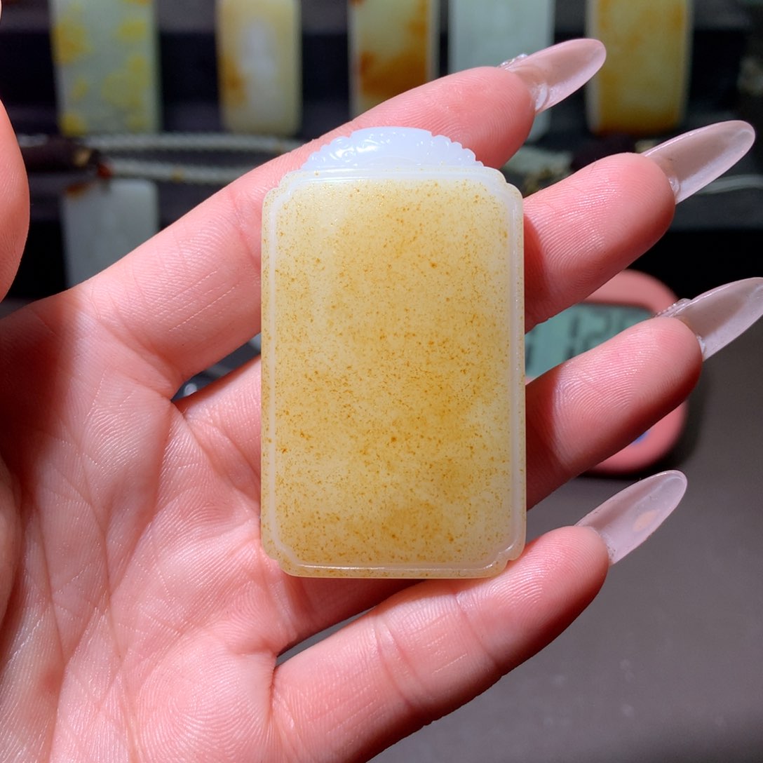 和田玉未镶嵌颈饰明*光