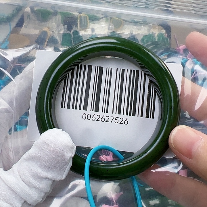 水***师和田玉未镶嵌手镯微瑕55