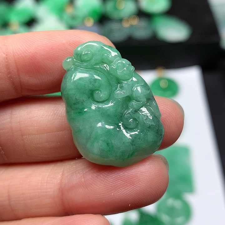 翡翠吊坠(不含链)18K金镶嵌