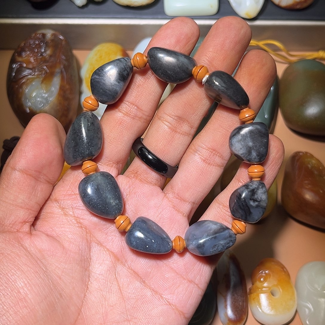 和田玉未镶嵌手串