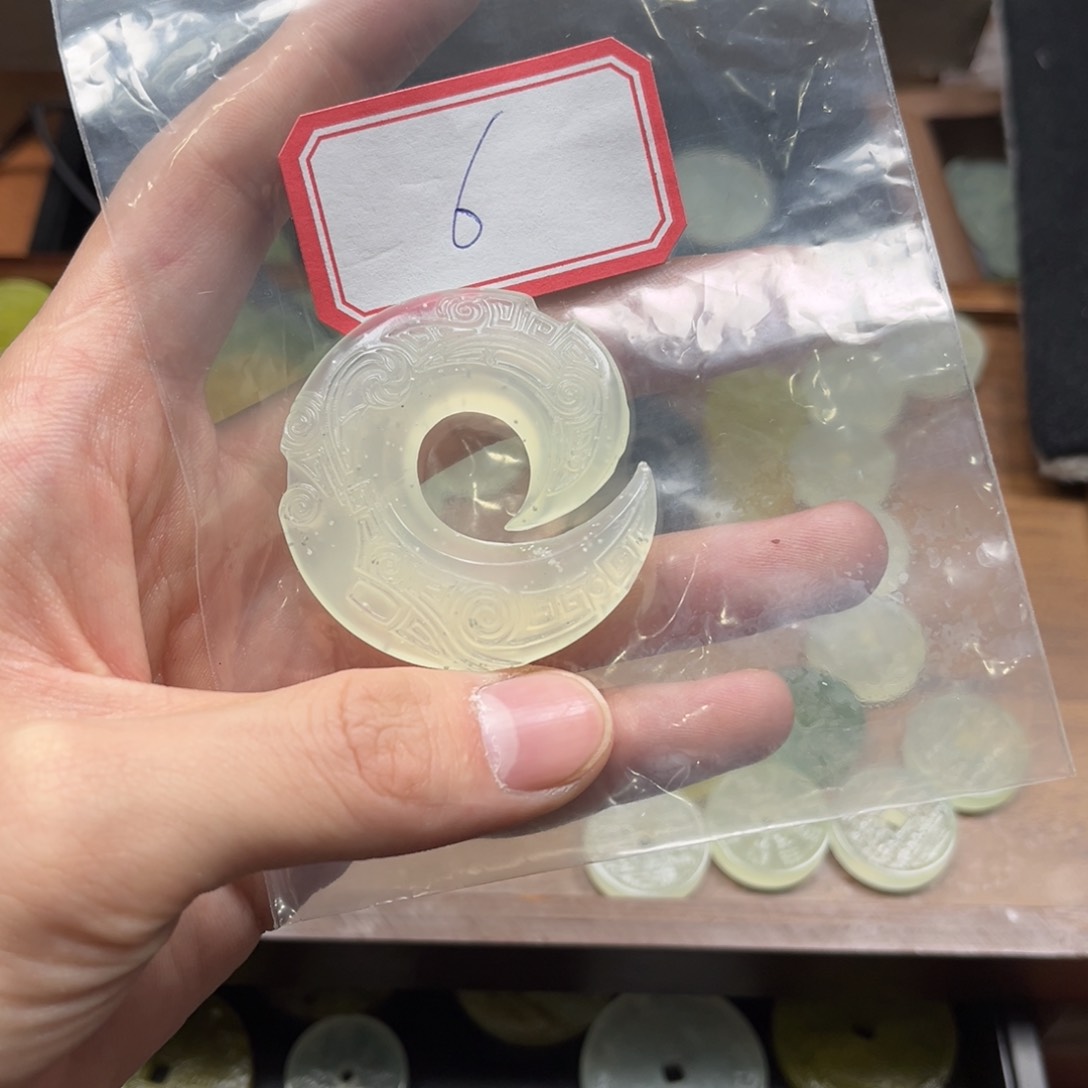 蛇纹石玉颈饰合金?**?