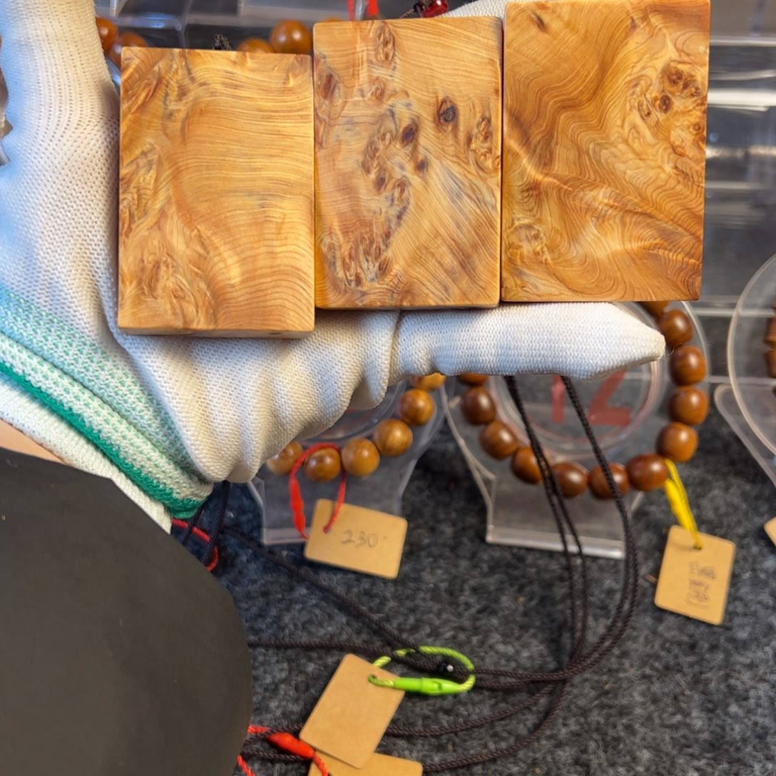 柏木哈**得太行崖柏把件