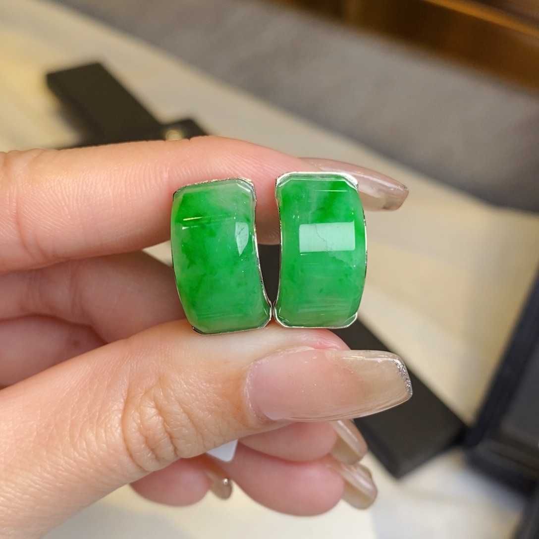 翡翠耳饰18K金镶嵌圈圈