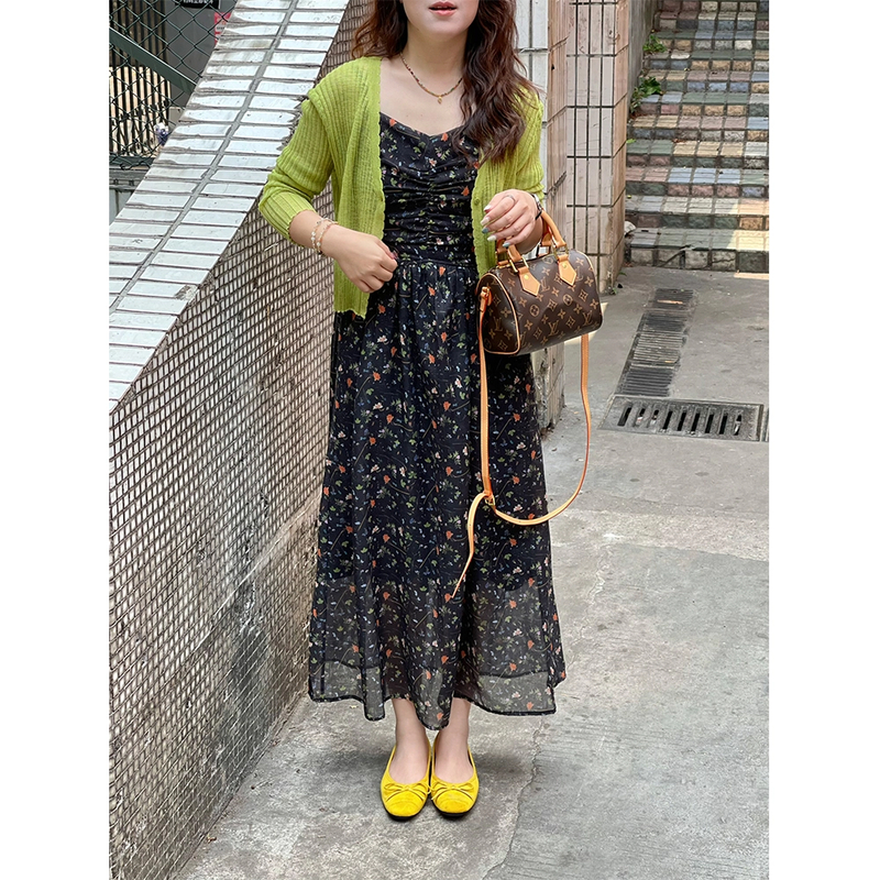 WenWen小个子韩系碎花显瘦打揽设计感遮肉连衣裙+开衫外套3720