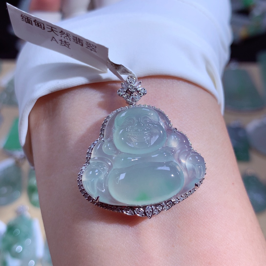 翡翠颈饰18K金镶嵌佛公