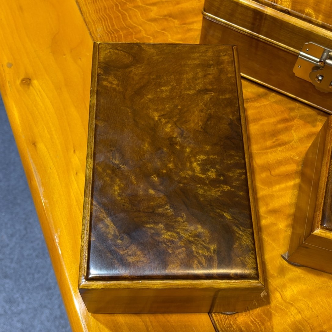 郑***活紫檀木类成套家具
