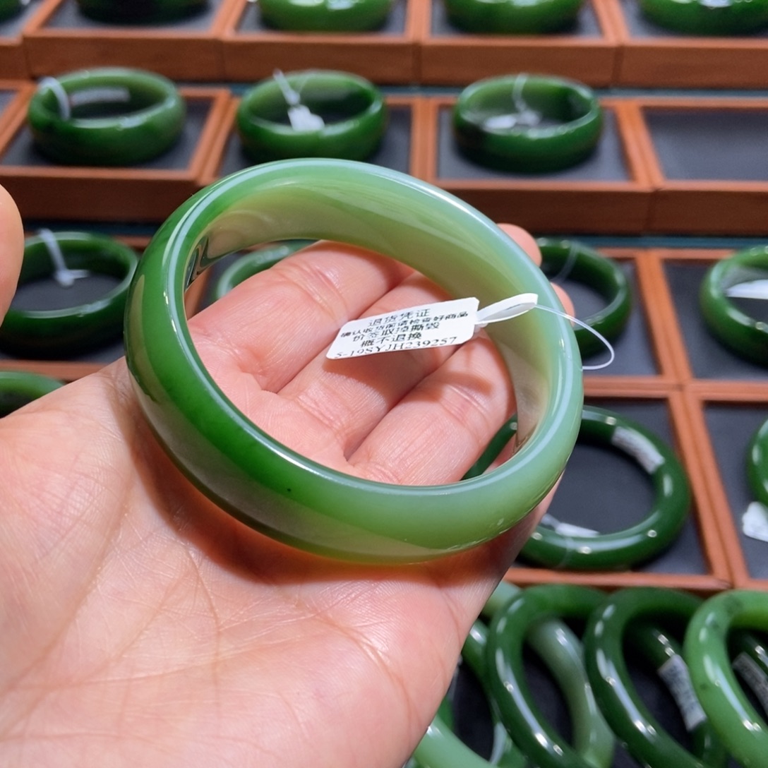 和田玉（碧玉）未镶嵌手镯俄碧白加绿59.3