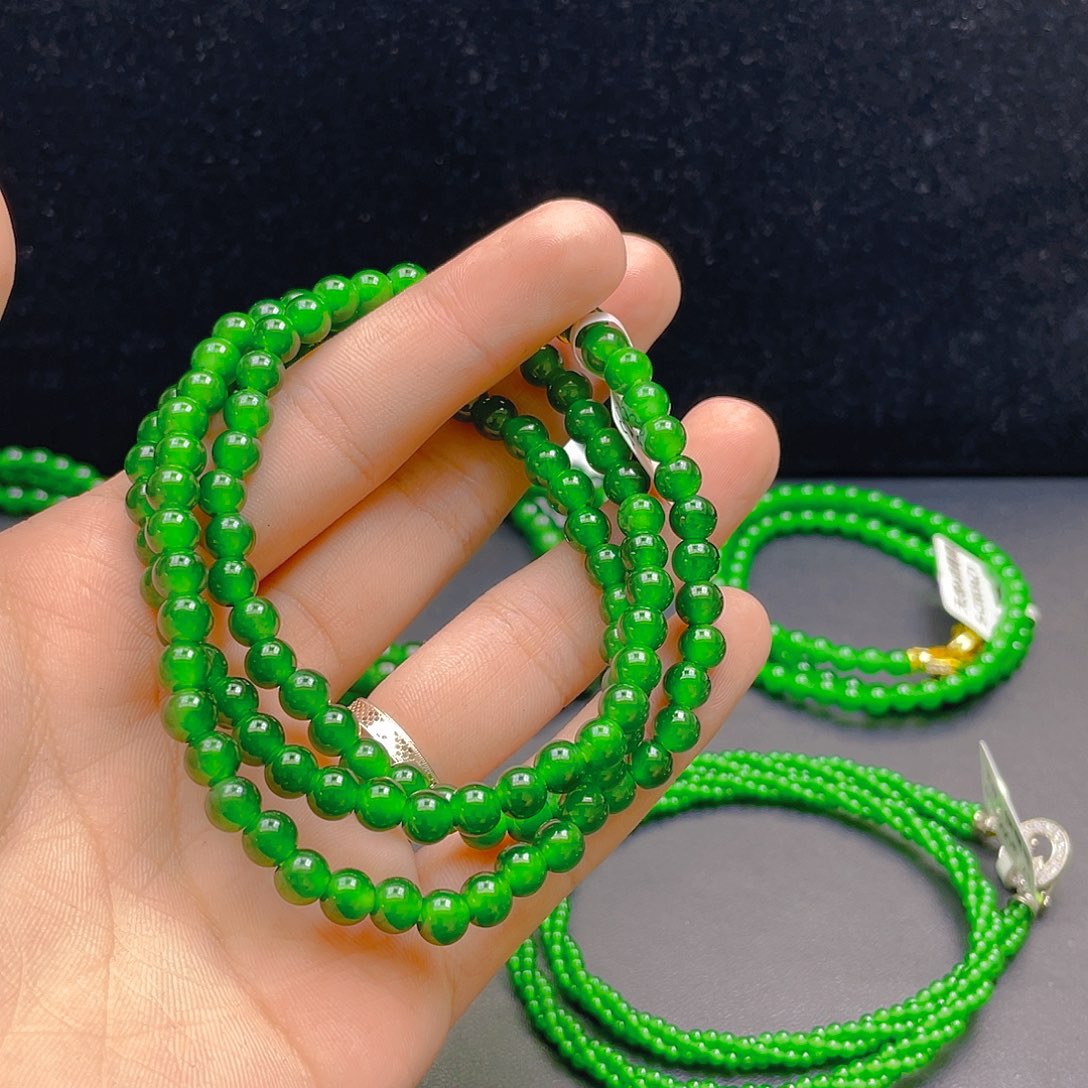 翡翠未镶嵌项链       