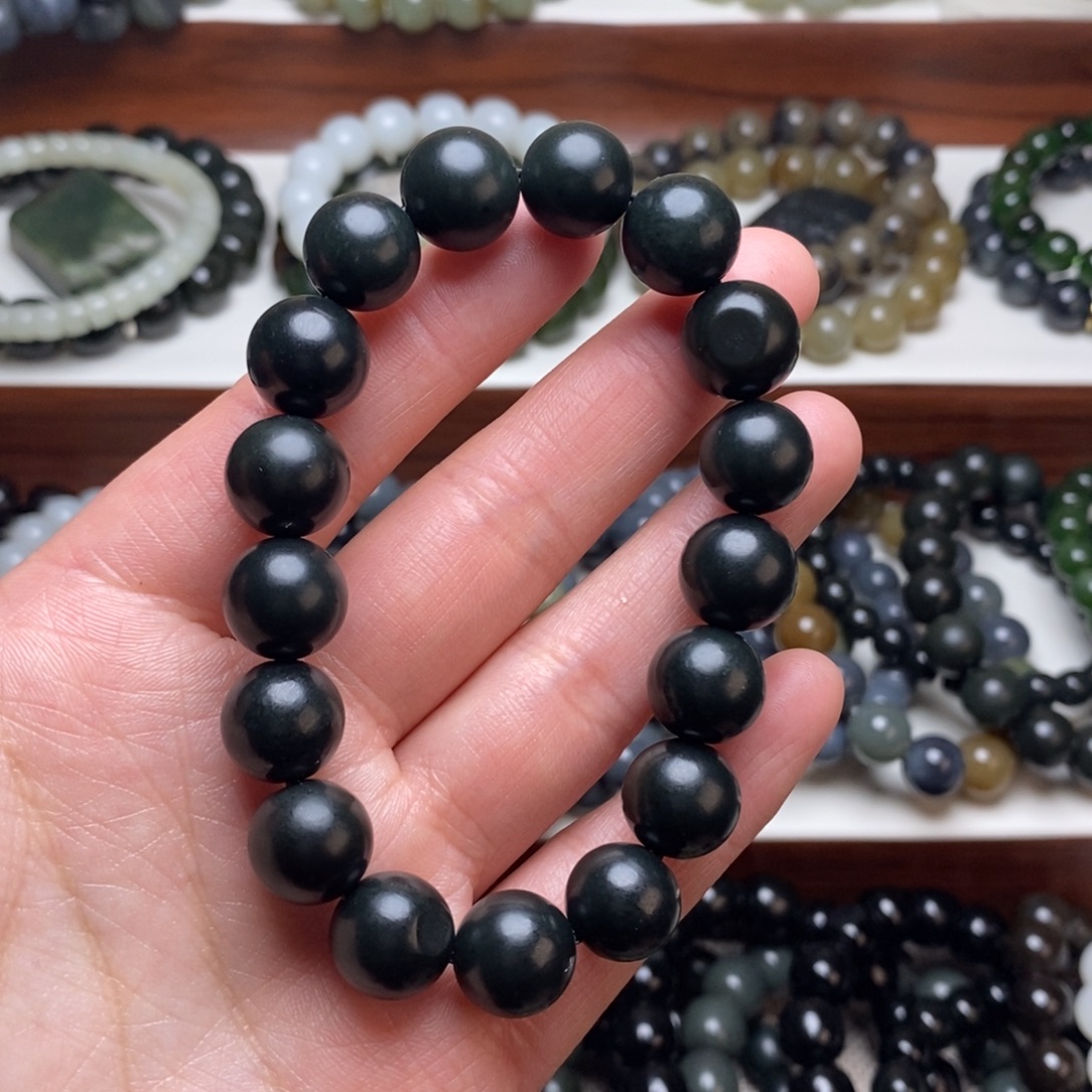 和田玉未镶嵌手串