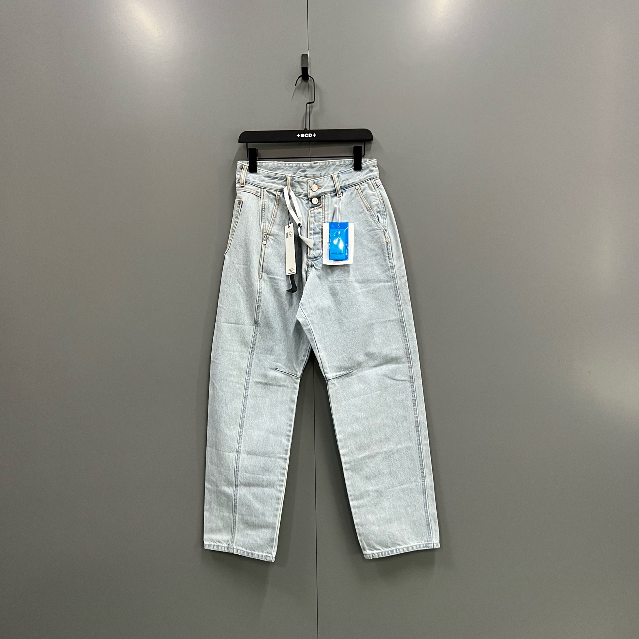 tt8 水洗双扣牛仔长裤 A2码/全新/009504