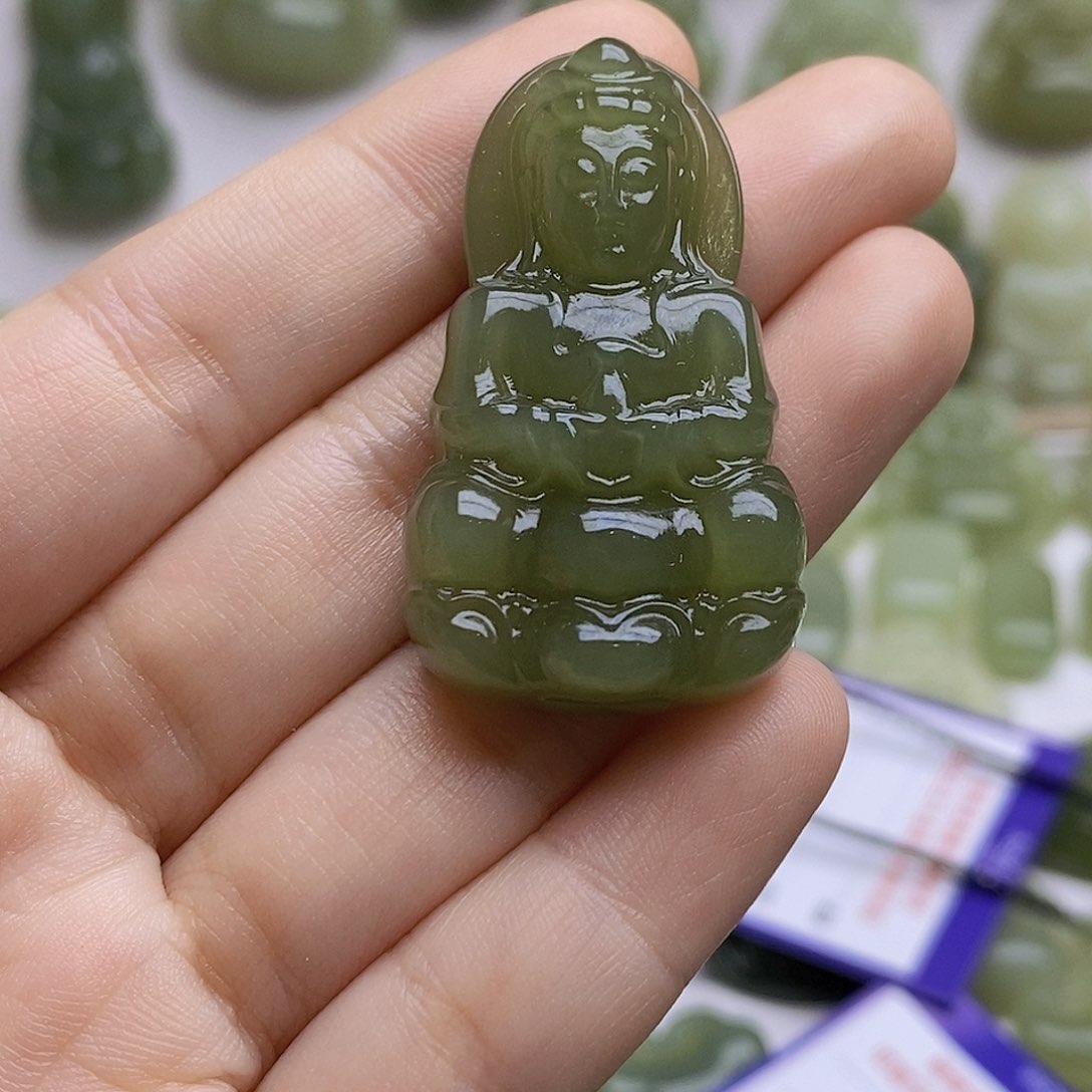 和田玉颈饰未镶嵌简***?