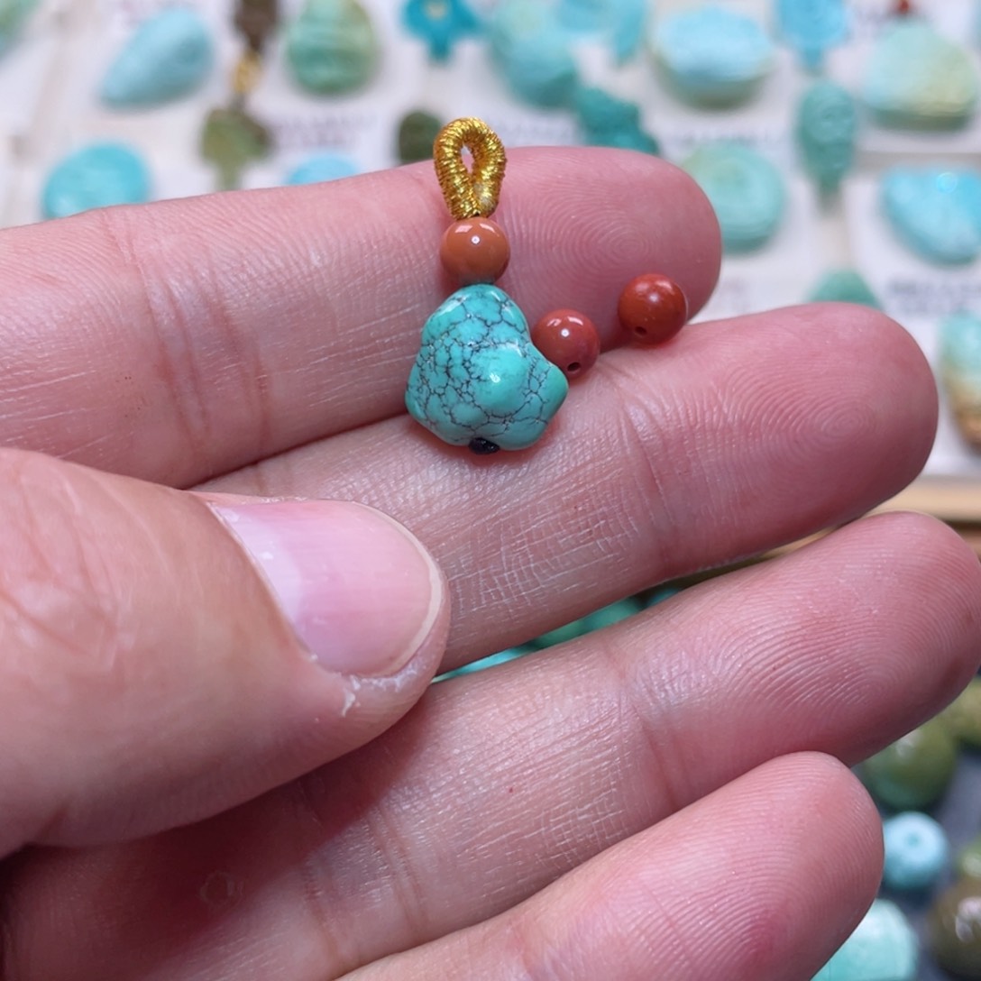 南红玛瑙配饰未镶嵌