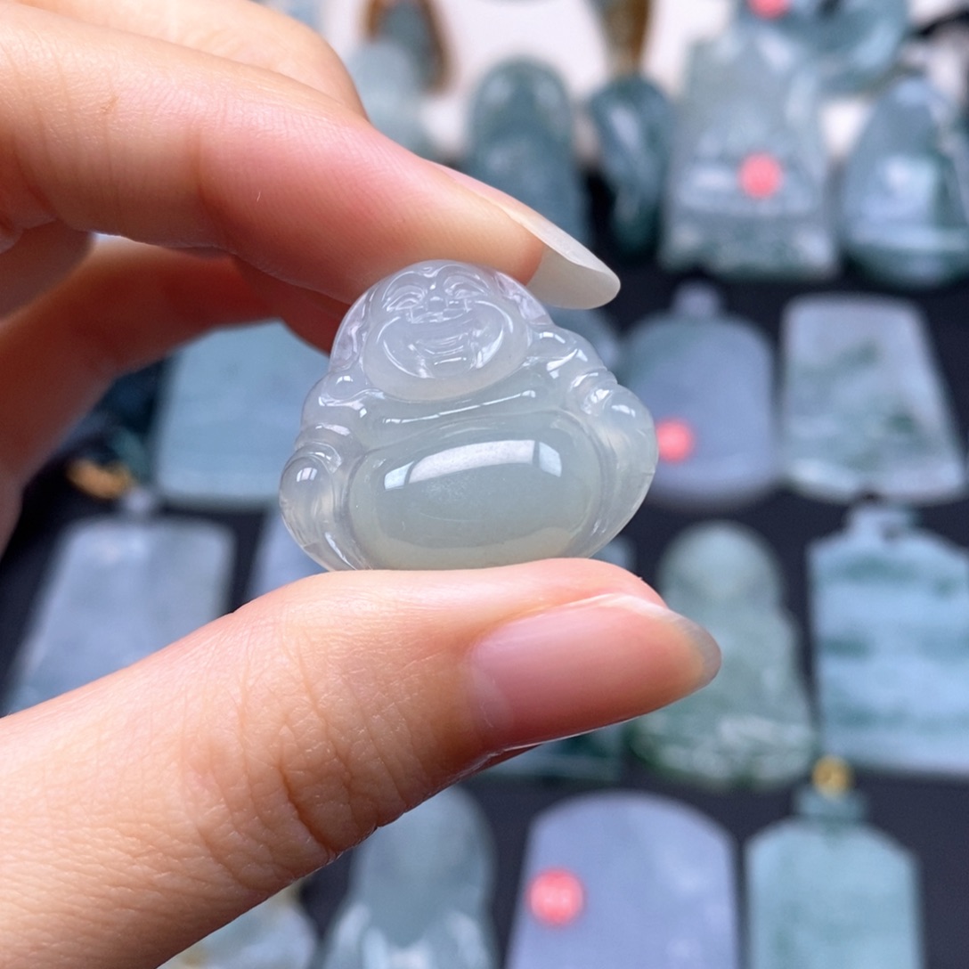 翡翠未镶嵌颈饰佛公