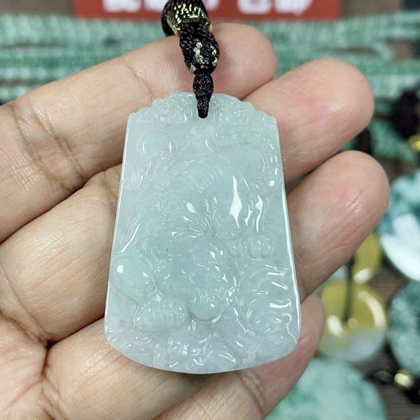 【闪购商品】翡翠颈饰未镶嵌玉吊坠翡翠玉下山虎牌