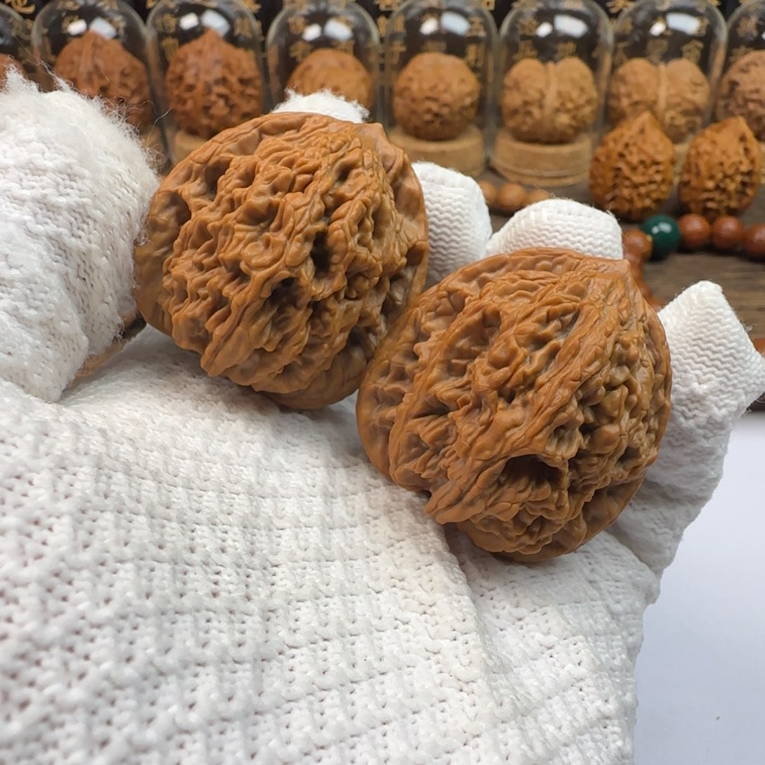 猴头核桃把件40堂虎