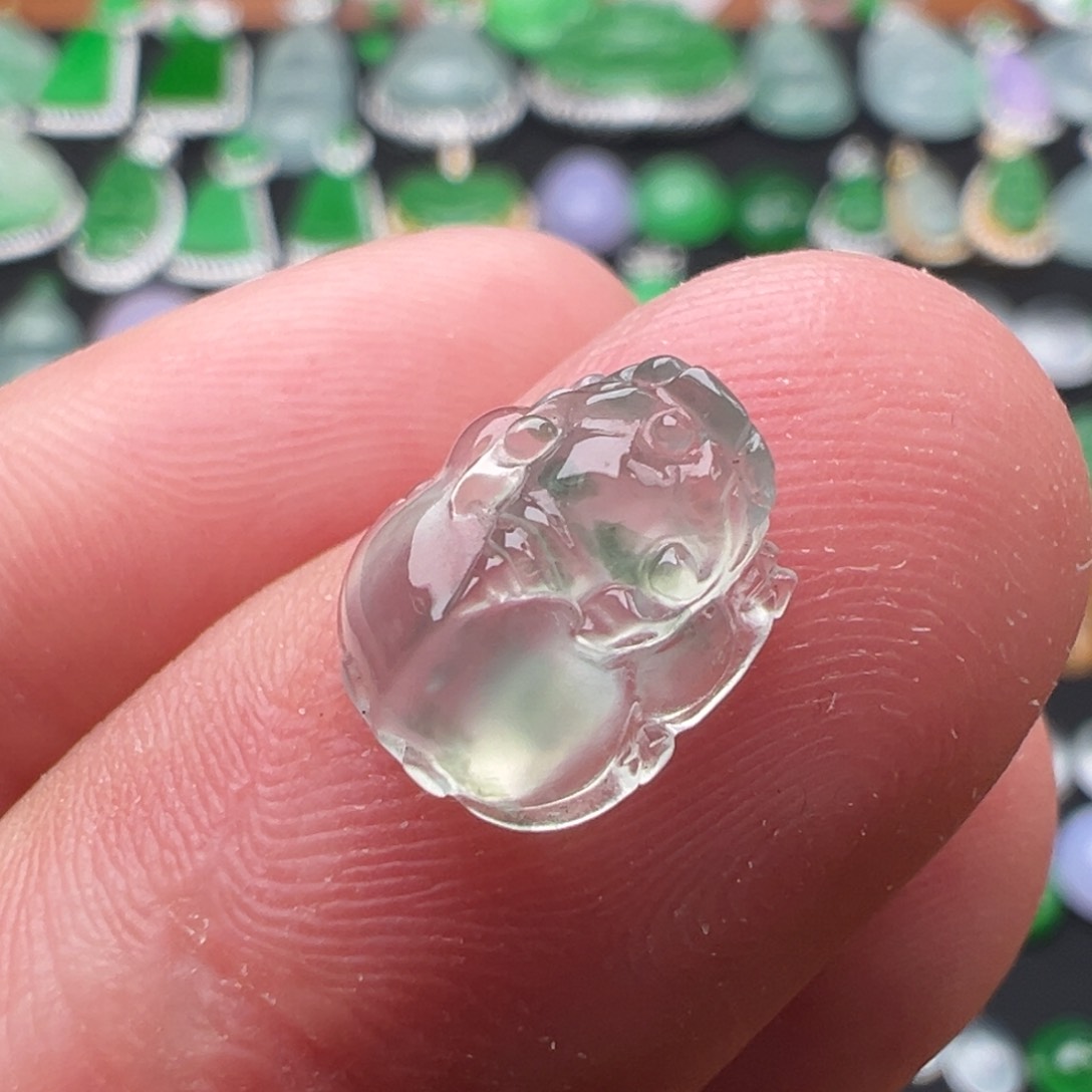 翡翠颈饰未镶嵌貔貅10.7