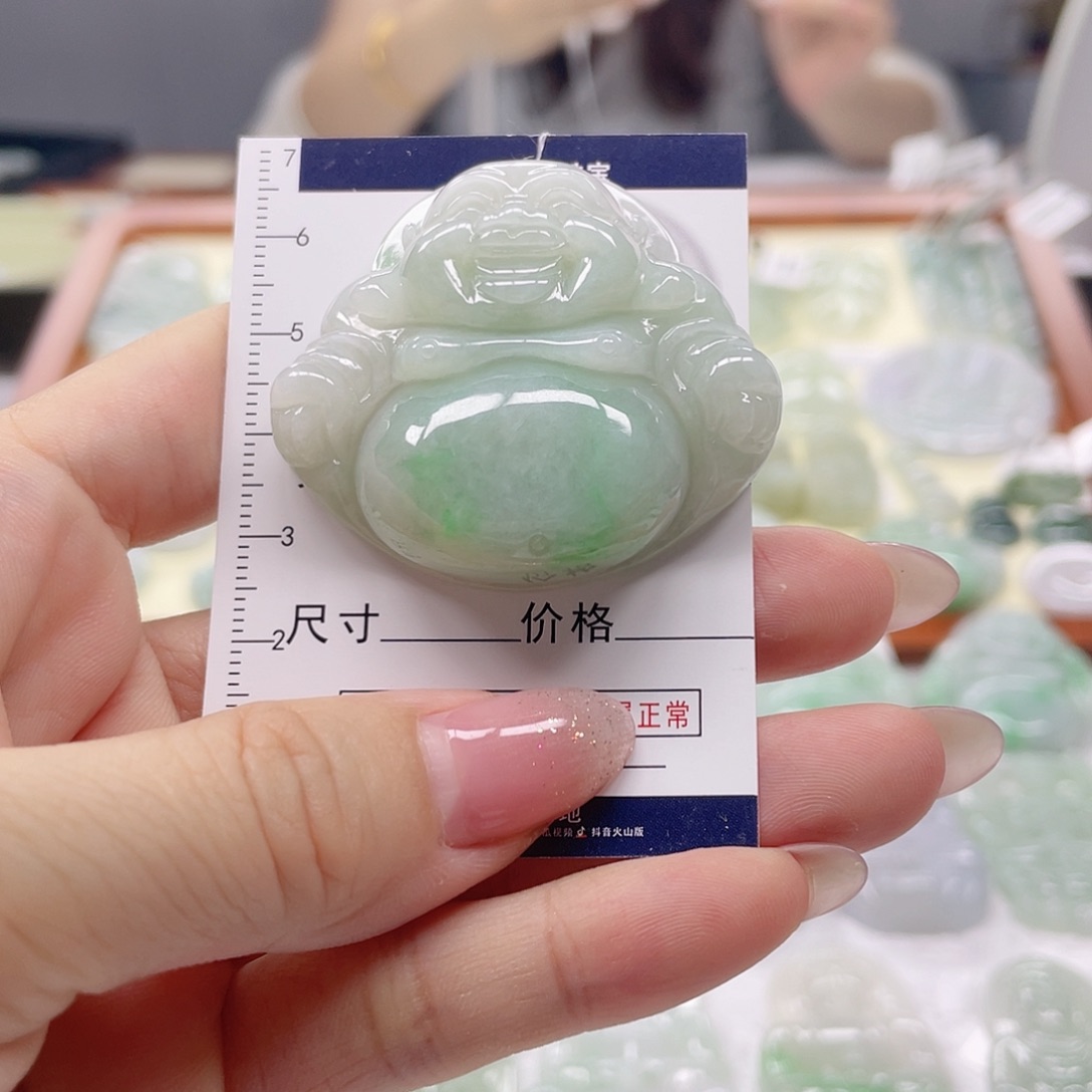 翡翠未镶嵌颈饰佛公