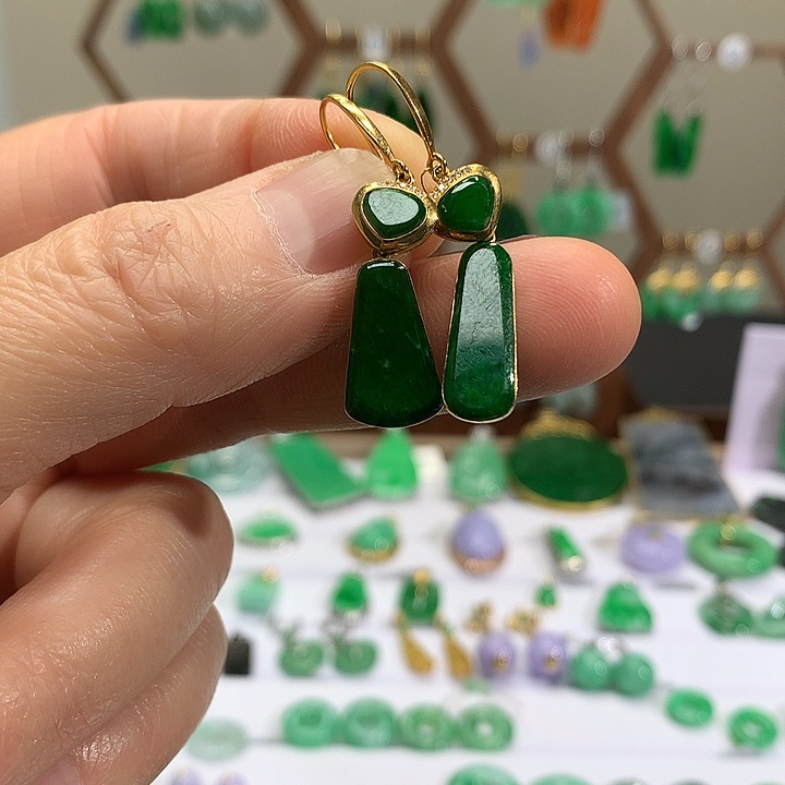 翡翠18K金镶嵌耳饰天然翡翠