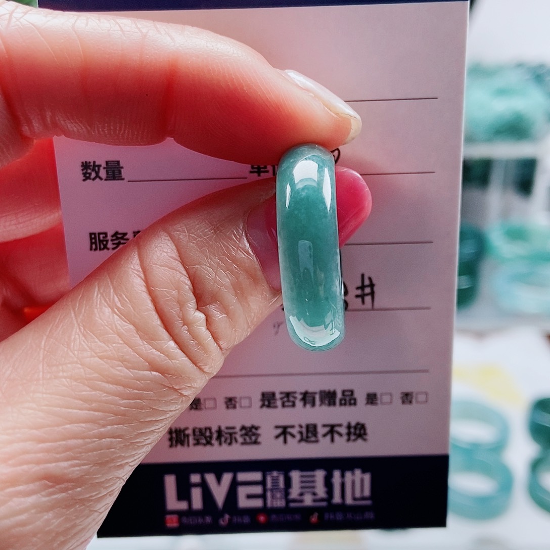 翡翠未镶嵌戒圈翡翠