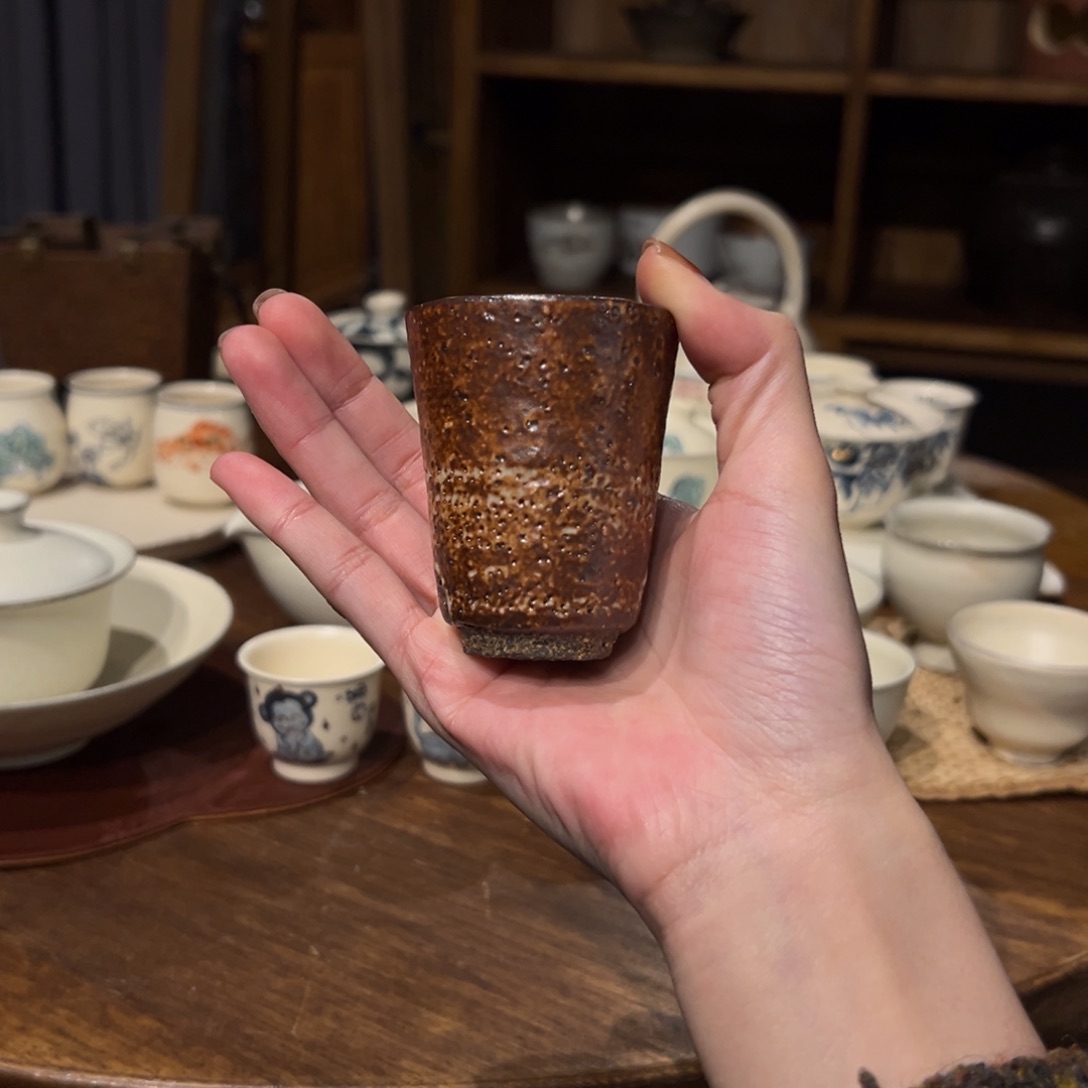 摆件陶瓷。      陶瓷。    