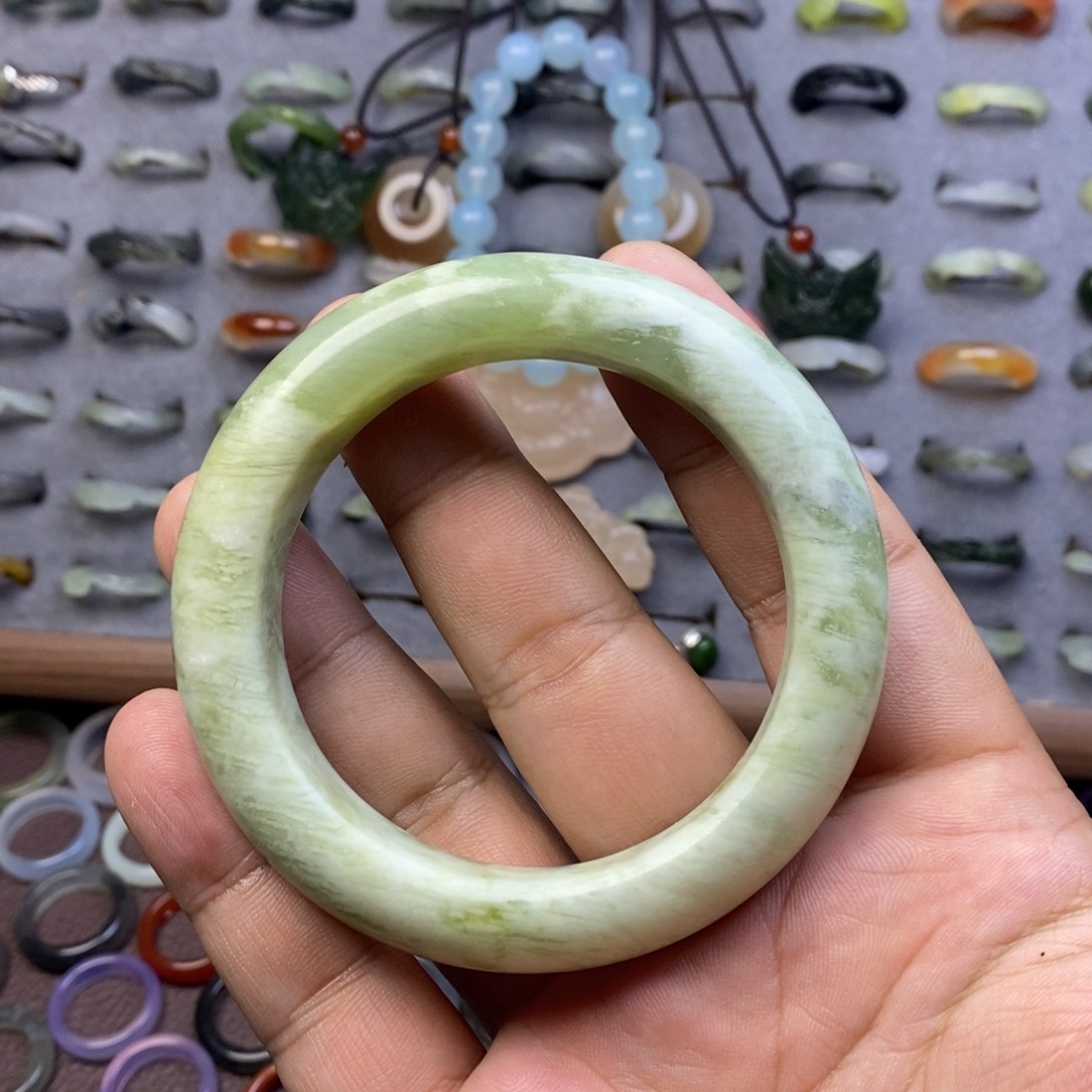 蛇纹石玉未镶嵌戒指