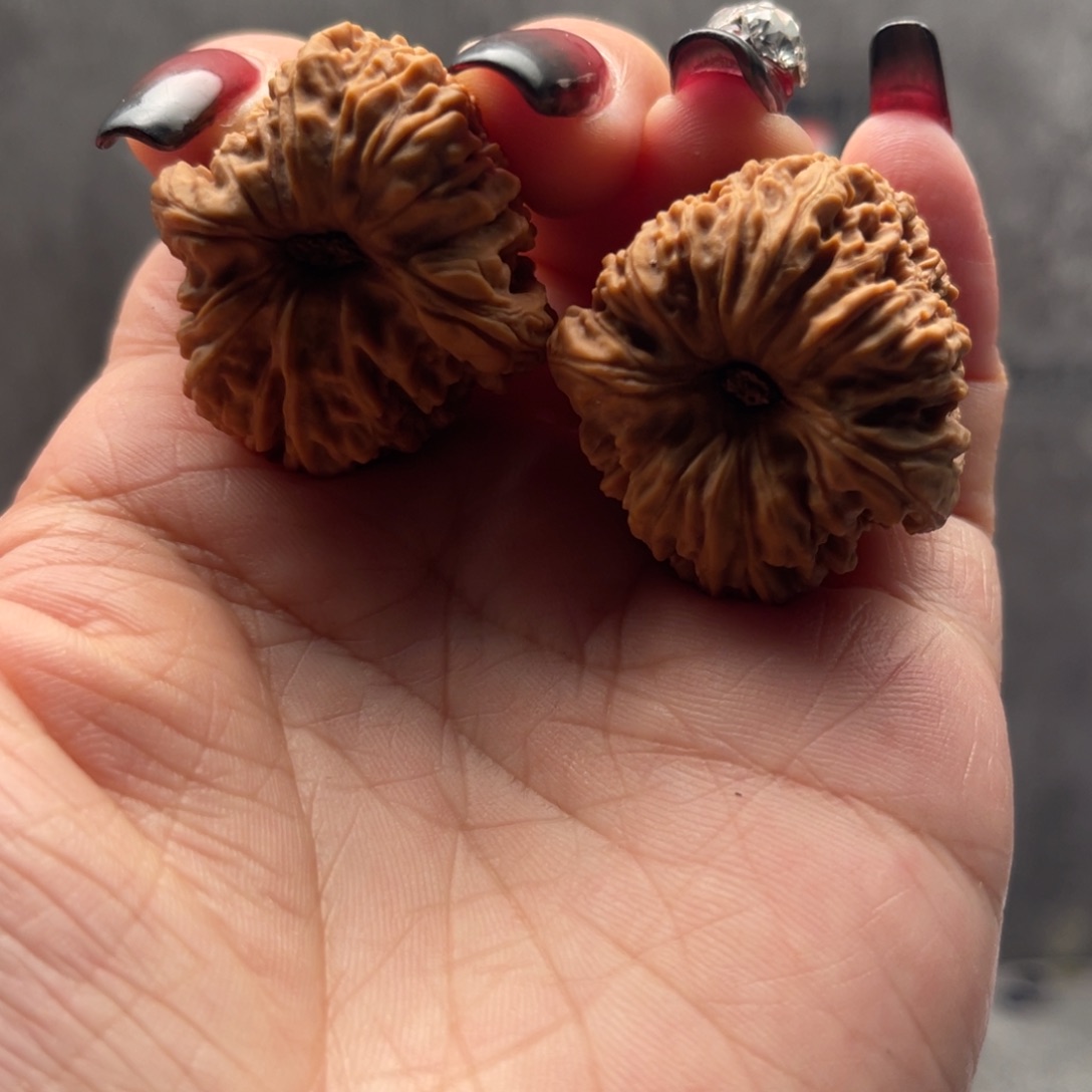 文玩核桃吊坠被****魂南疆